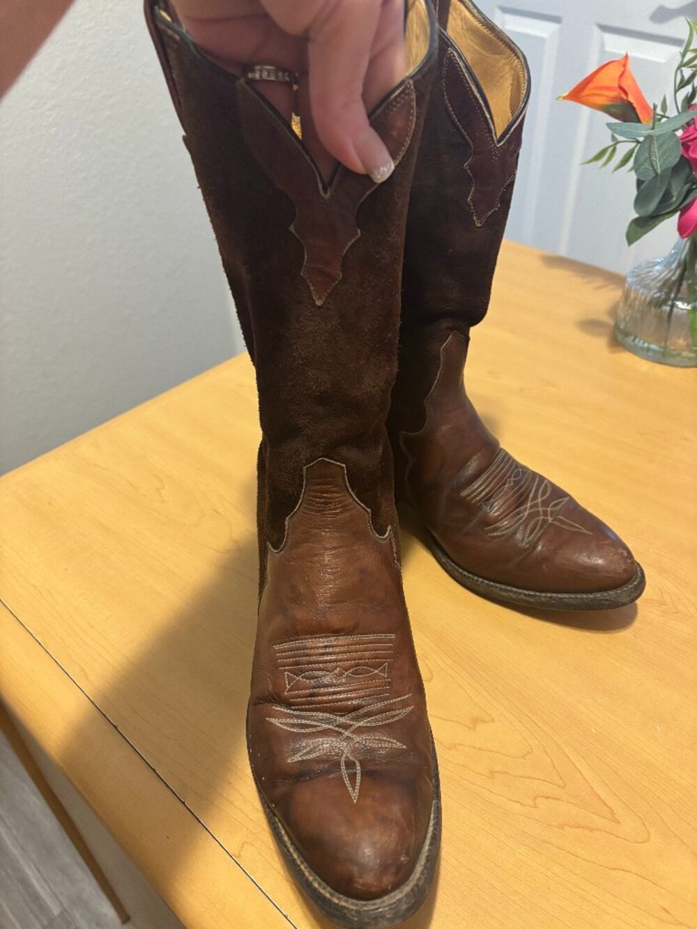 Women's Tony Lama Western Style Leather /Suede Boot -Size 8